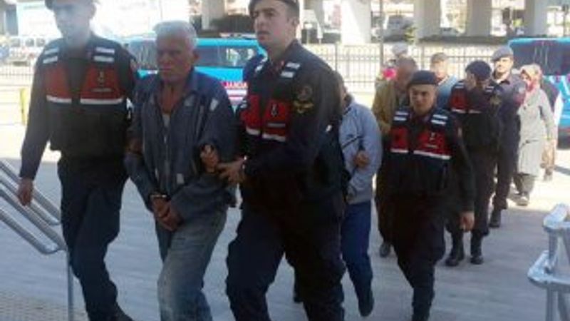 Antalyalı adam miras için iki akrabasını öldürdü