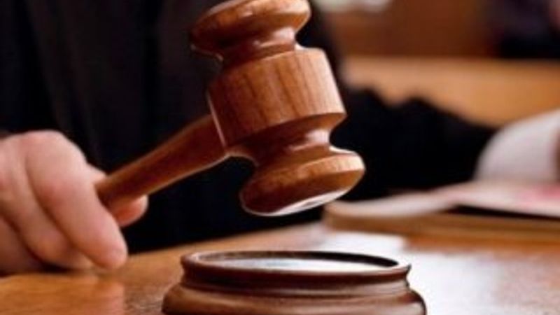 Taksisine binen genç kadına tecavüz etti