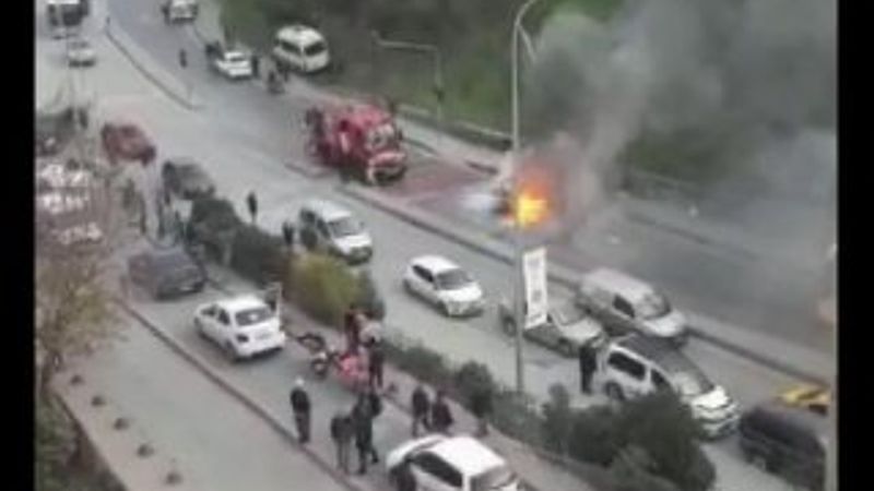 Yanan araçtan canını hiçe sayıp kayınvalidesini kurtardı