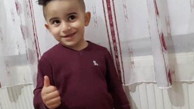 Küçükçekmece'de servis minibüsü 4 yaşındaki çocuğu ezdi