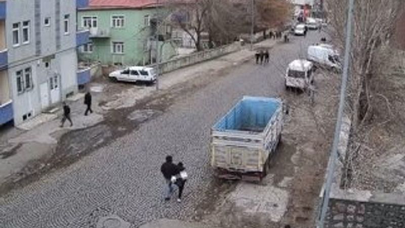 Liseli öğrenciyi zorla minibüse bindirenler yakalandı