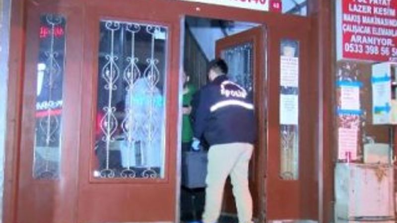 İstanbul'da 5 kişi bir iş hanından kasa çaldı