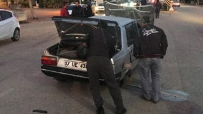 LPG tankı yerinden çıkan otomobile sigarayla müdahale