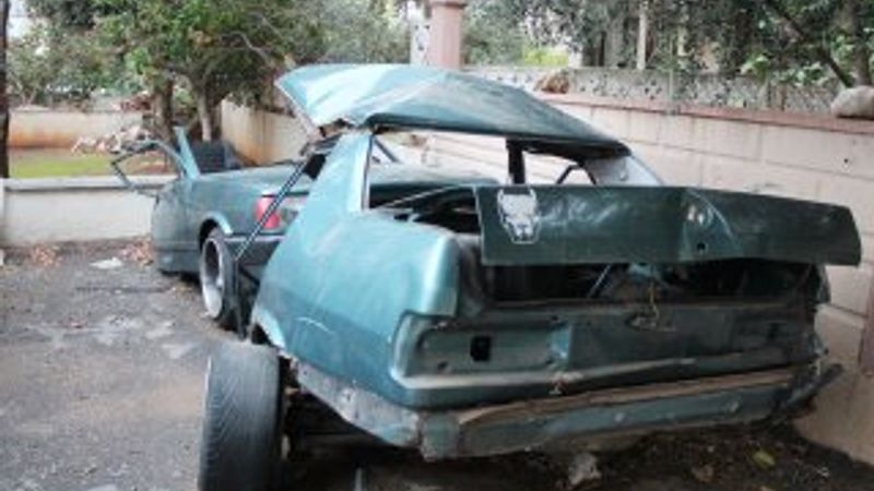 İkiye bölünen araçtan yürüyerek çıktı