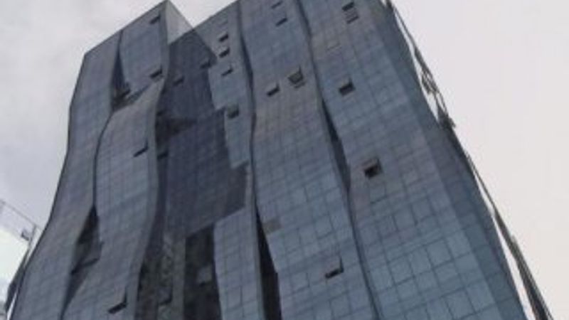 Sevgilisini öldürüp, bavula koydu