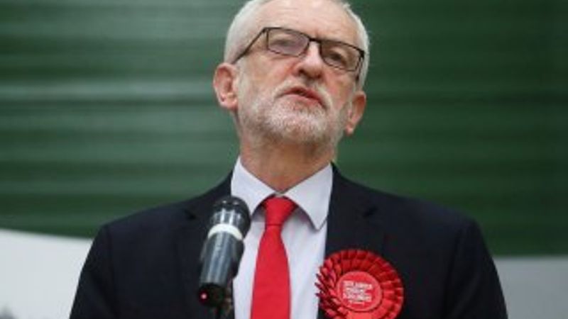 İngiltere'de seçimin kaybedeni Corbyn istifa ediyor