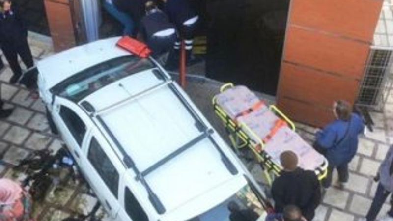 Kontrolü kaybeden sürücünün kazası kamerada