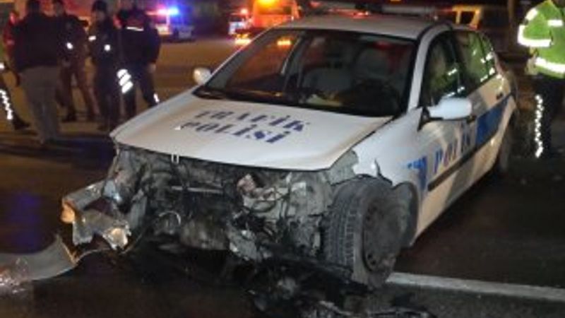 Kırıkkale'de şüpheli araç kovalayan polis kaza yaptı