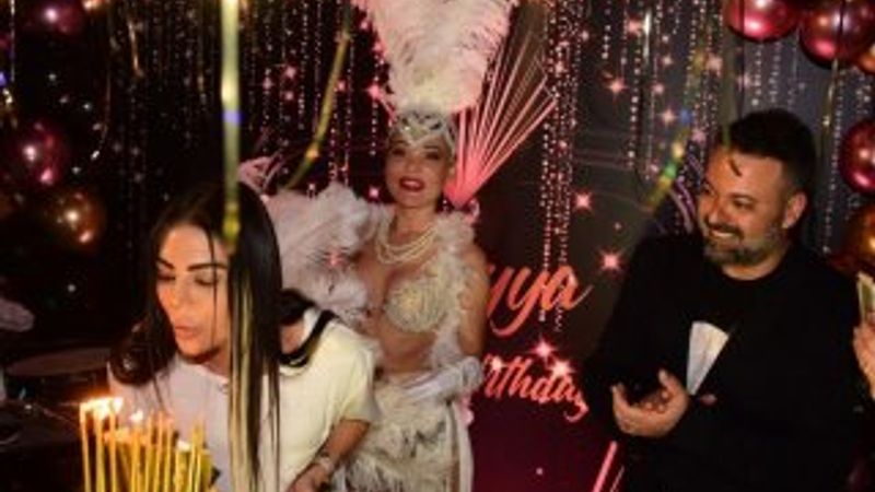 Süreyya Yalçın'a doğum günü sürprizi