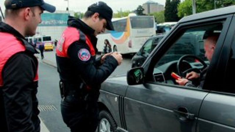İstanbul'da denetimlerinde 4 bin araç sorgulandı