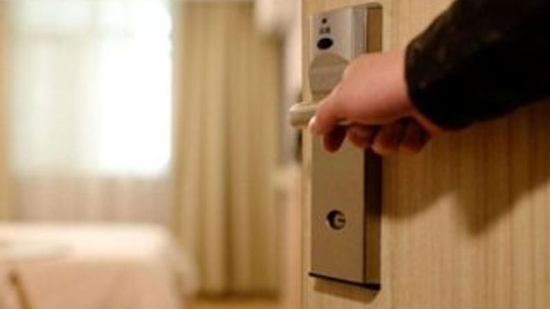 Öğretmenevinde kalmak için nikah cüzdanı şartı