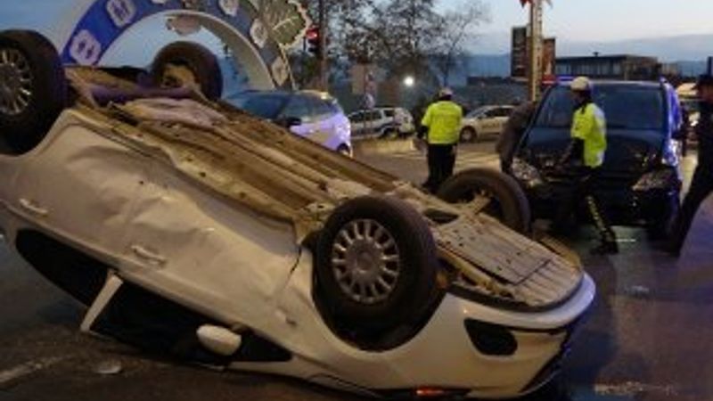 Ordu'da minibüs ile otomobil çarpıştı