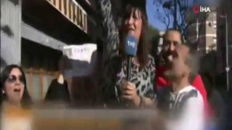 Piyangoyu kazandığını sanan muhabir zor durumda kaldı