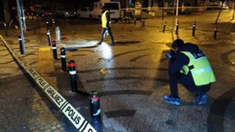 Sokaktaki gençlere kurşun yağdırdılar: 2 yaralı