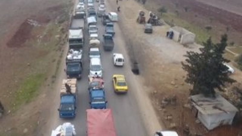 Suriyeliler İdlib'den kaçıyor