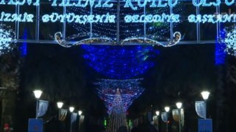 İzmir'de cadde ve sokaklar 2020'ye için hazırlandı