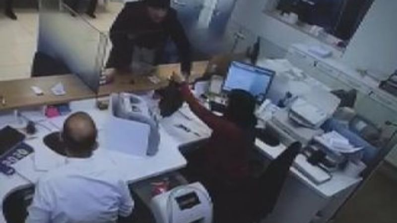 Avcılar'da oyuncak silahla banka soygunu