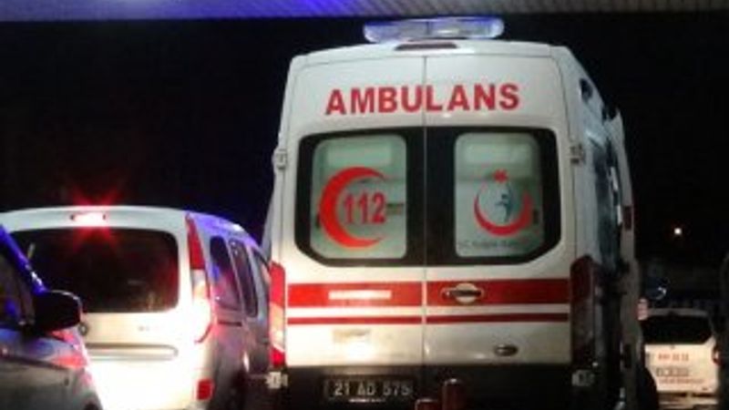 Diyarbakır'da seyir halindeki bir araca silahlı saldırı