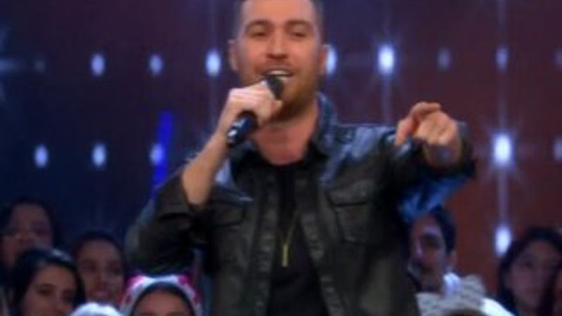 Seda Sayan'ın oğlundan 'Ah Geceler' performansı