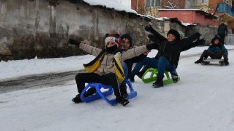 Cıbıltepeli çocukların kar eğlencesi