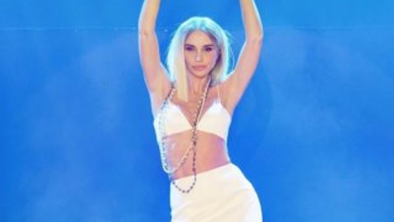 Gülşen'den iddialı kıyafet yorumu