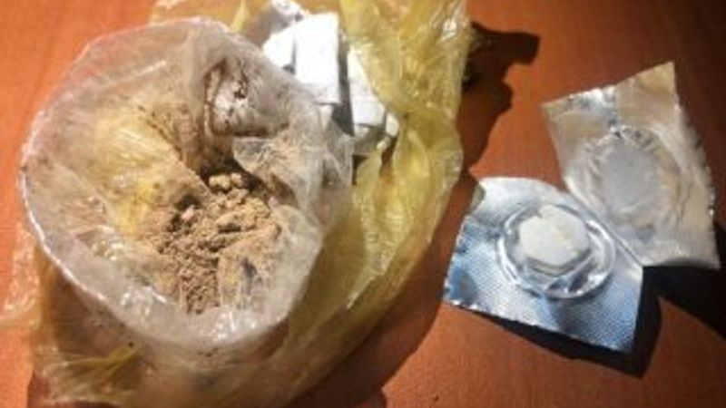 Narkotik köpeği tepki verdi yolcunun ağzından eroin çıktı