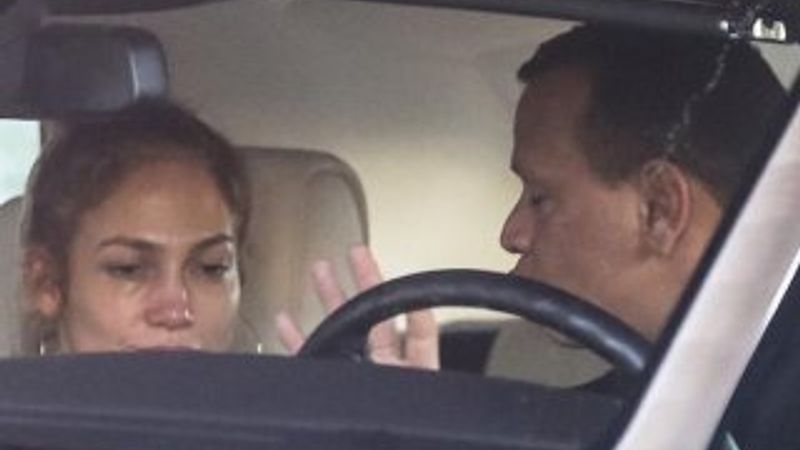 Nişanlısı, Jennifer Lopez'i ağlattı