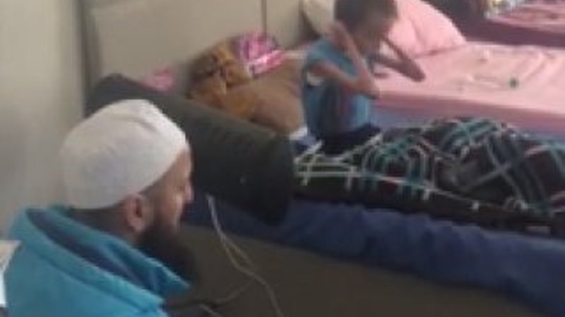 Suriyeli çocuğun Kur'an tilaveti