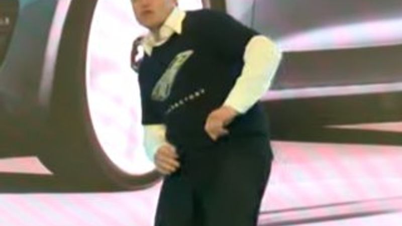 Elon Musk'ın ilginç dansı