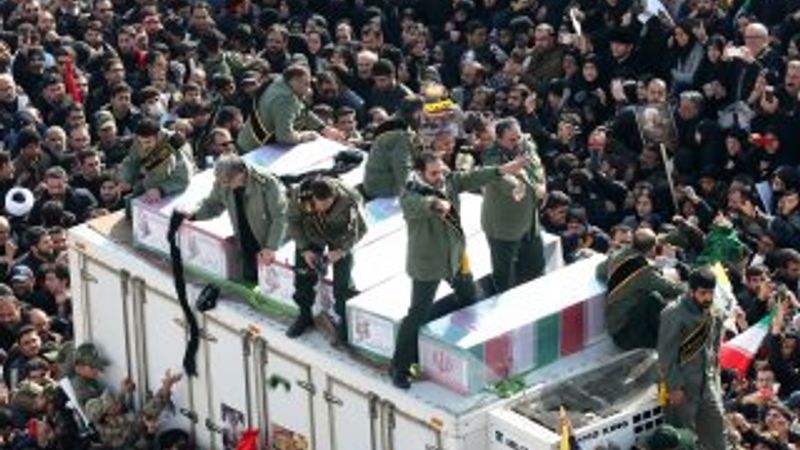 Kasım Süleymani'nin cenazesinde izdiham