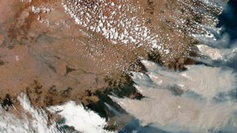 Avustralya'daki yangının dumanı karşı kıtada