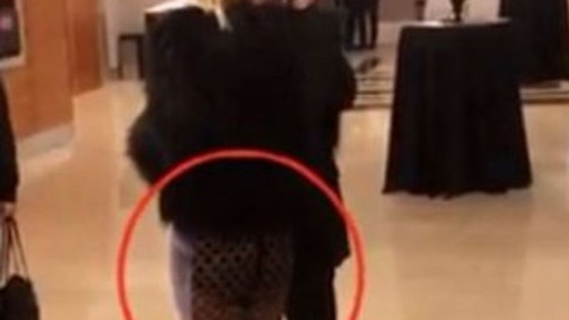 Ömür Gedik'in pantolonu yırtıldı