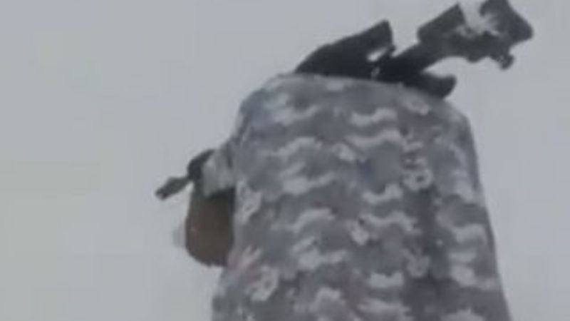 Mehmetçik kar altında görevinin başında