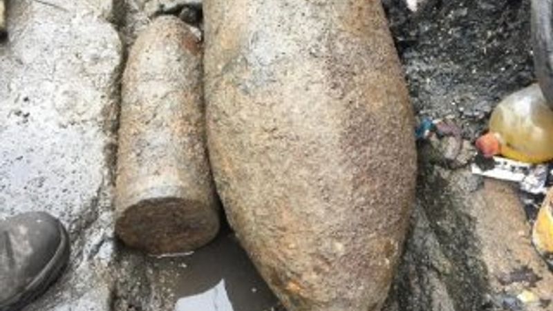 Kazıda buldukları topu satıp kebap ziyafeti çektiler