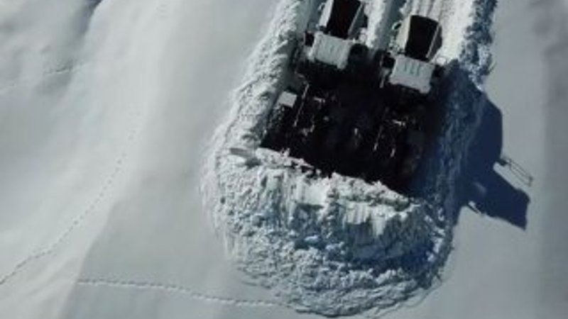 Hakkari'de yol açma çalışmalarına ara yok