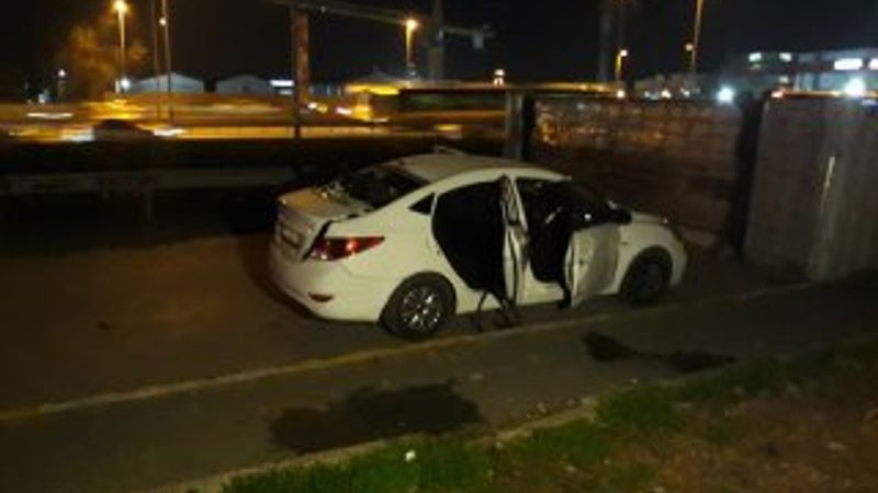 Bahçelievler'de park halindeki araçta patlama meydana geldi