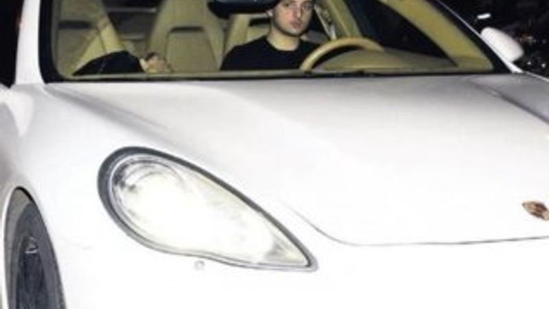 Sibel Can'ın küçük oğlu çapkınlıkta