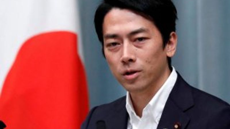 Japon bakan babalık iznine çıkacak