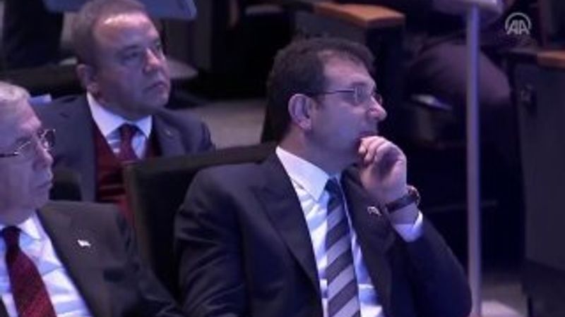 Bakan Kurum, İmamoğlu'na bakarak 'Kanal İstanbul' dedi