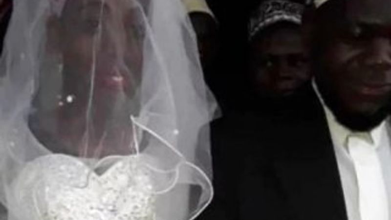 Erkekle evlenen imam görevden uzaklaştırıldı