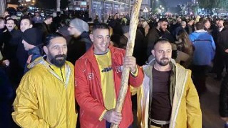 KKTC’de sarı yeleklerle 'yolları yapın' eylemi