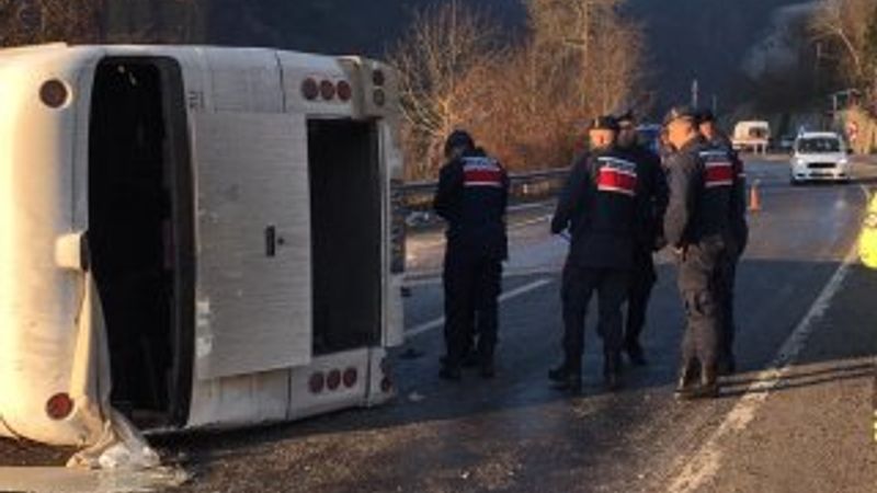 Zonguldak'ta işçi servisi devrildi: 7 yaralı