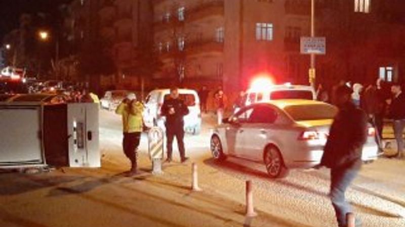 Çorum'da ticari araç ve otomobil çarpıştı: 5 yaralı