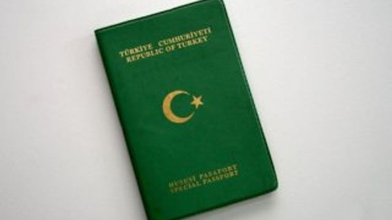 Avukatlara yeşil pasaport Resmi Gazete'de