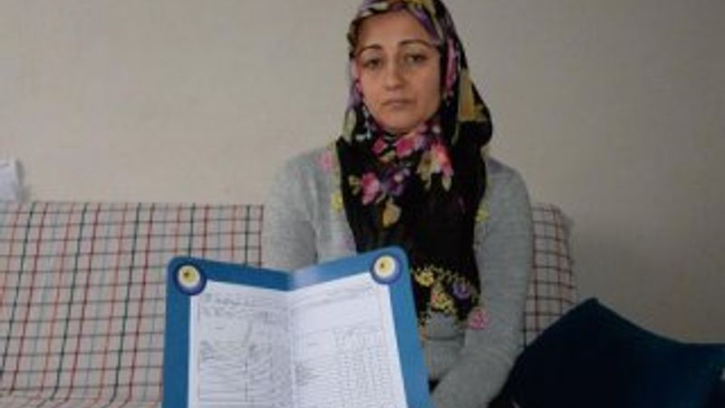 Şırıngalı çikolatayla ölen Umut'un karnesini annesi aldı