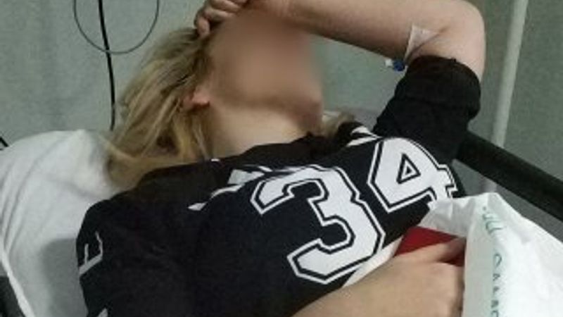 Babasıyla tartışırken yanlışlıkla ablasını bıçakladı