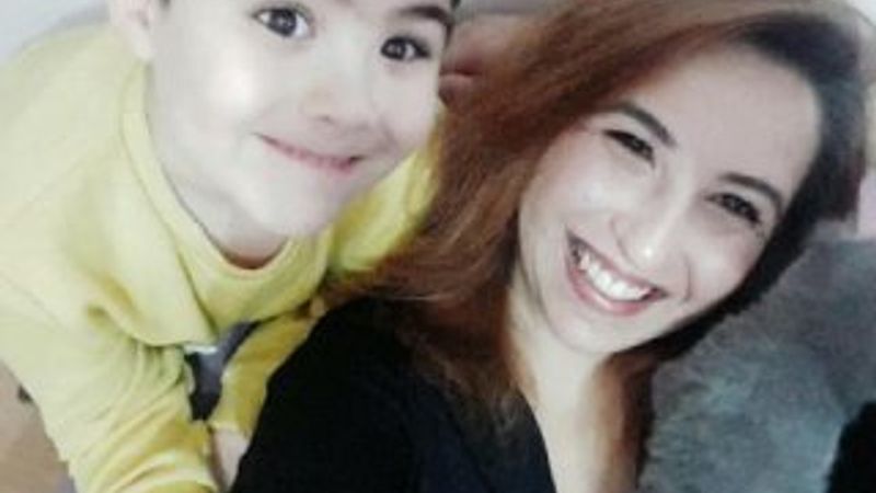 Oğlunu 12 yerinden bıçaklayıp öldüren anne, intihar etti