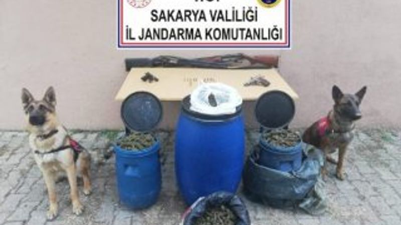 Sakarya'da toprağa gömülü bidonlardan uyuşturucu çıktı