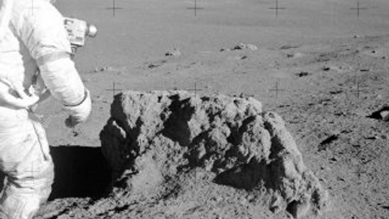 Bilim insanları Ay tozundan oksijen üretecek