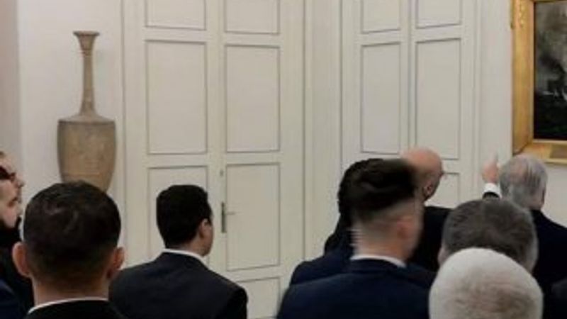 Yunan bakanın Hafter'e gösterdiği tablo